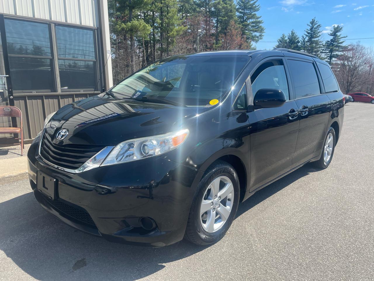 2014 Toyota Sienna 5dr 7-Pass Van V6 LE AAS FWD (Natl)