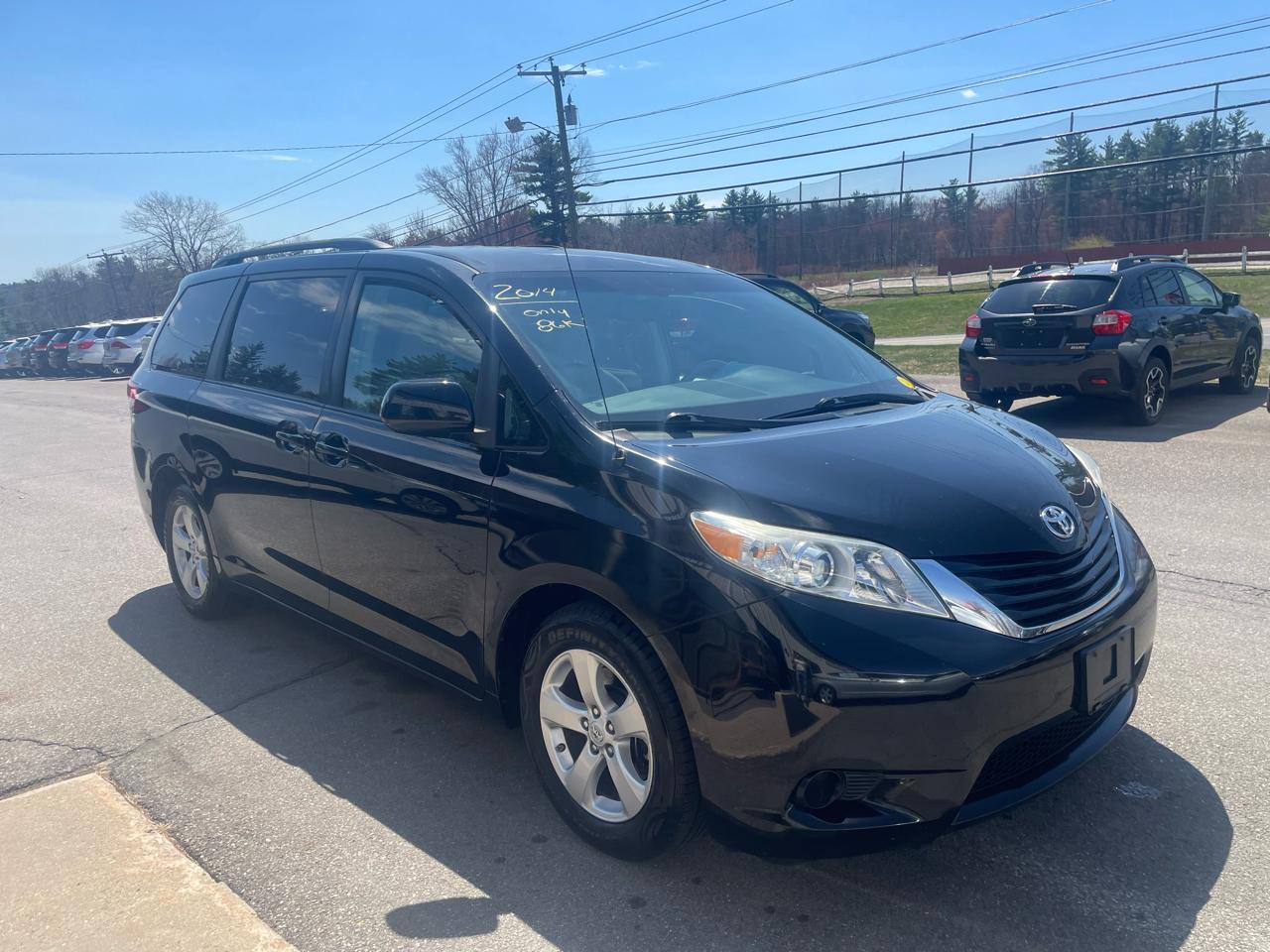 Toyota Sienna 5dr 7-Pass Van V6 LE AAS FWD (Natl) 2014