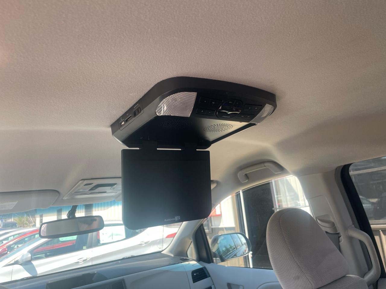 Toyota Sienna 5dr 7-Pass Van V6 LE AAS FWD (Natl) 2014