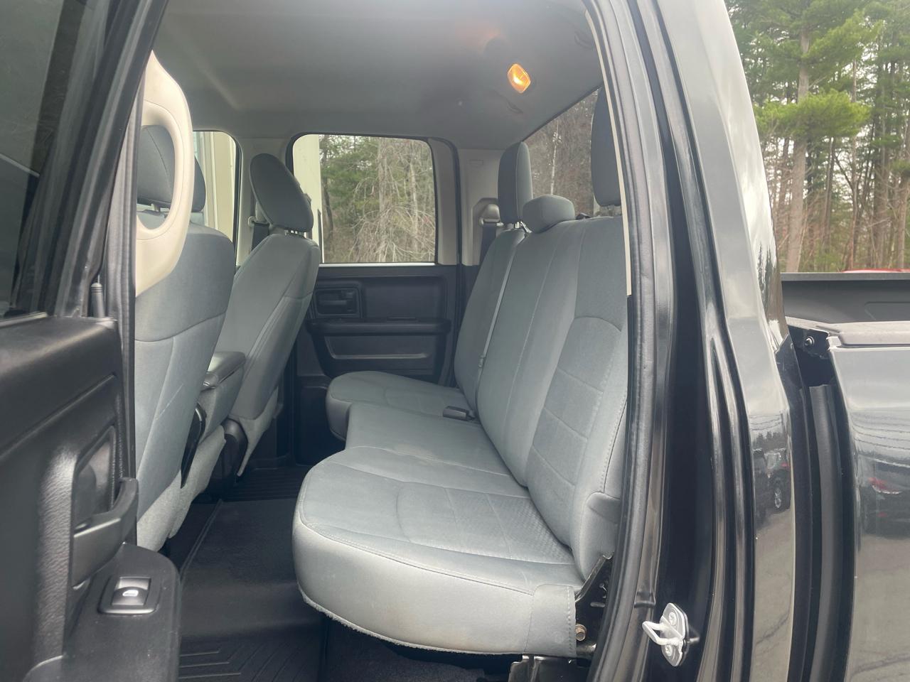 RAM 1500 4WD Quad Cab 140.5" Express 2016