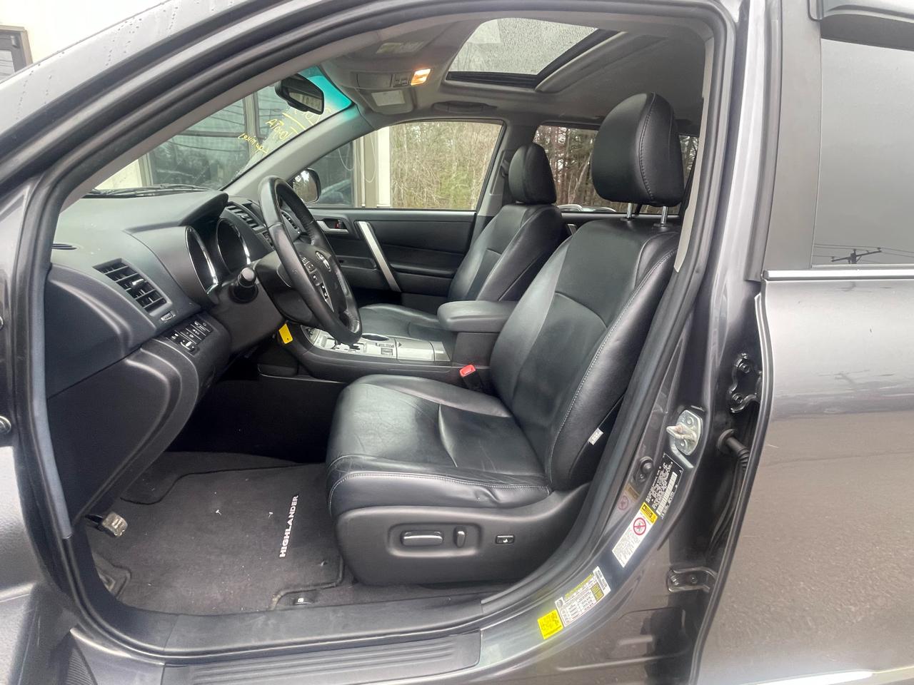 Toyota Highlander 4WD 4dr V6 Limited w/3rd Row (Natl) 2013