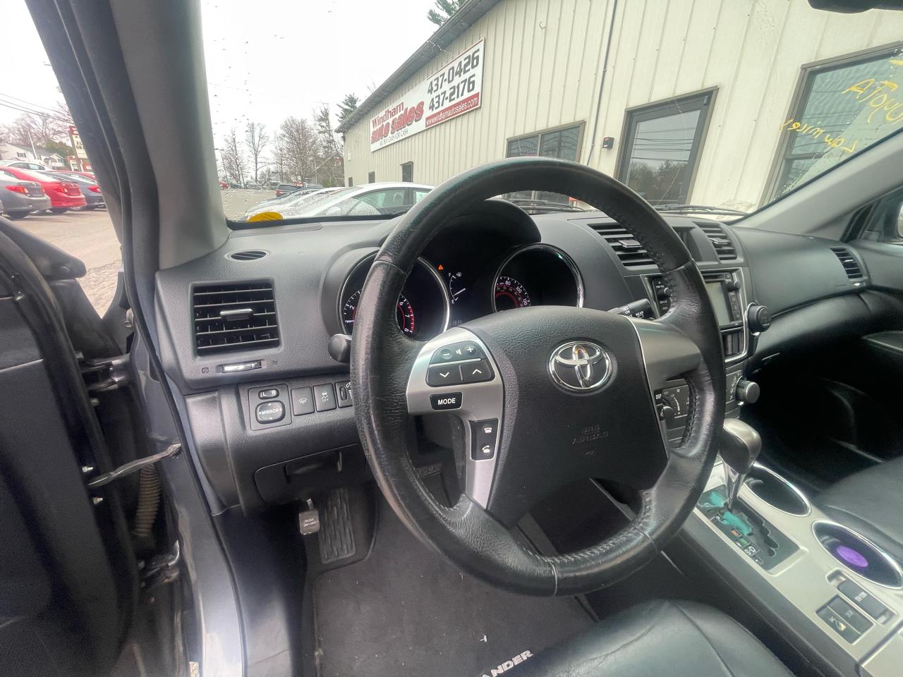 Toyota Highlander 4WD 4dr V6 Limited w/3rd Row (Natl) 2013