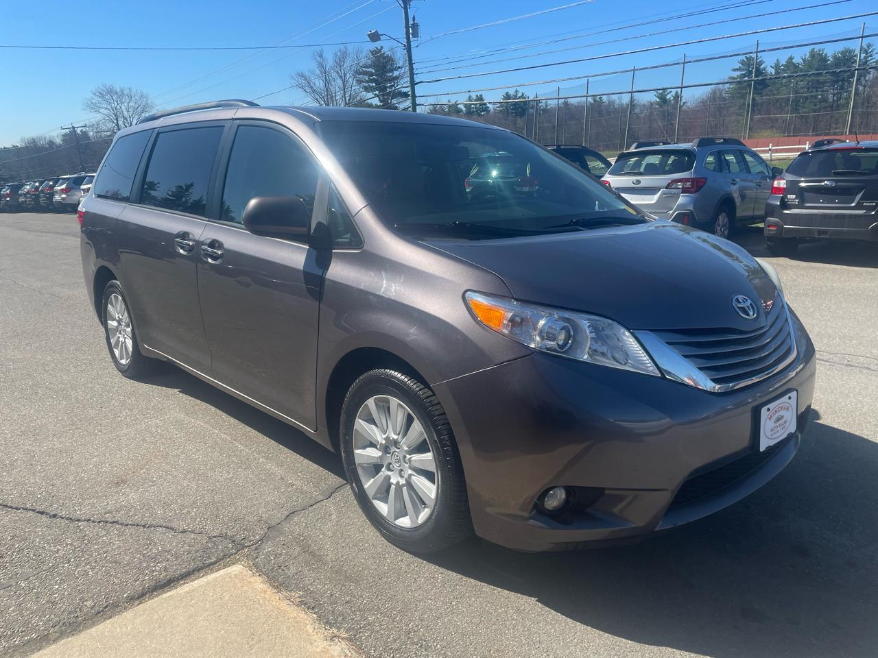 Toyota Sienna 5dr 7-Pass Van Ltd AWD (Natl) 2015