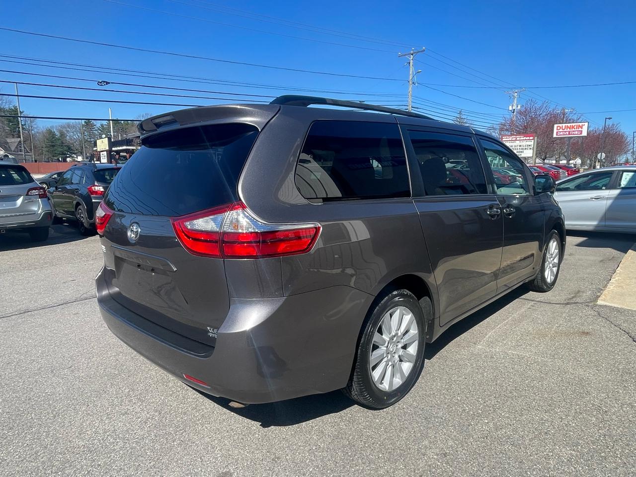 Toyota Sienna 5dr 7-Pass Van Ltd AWD (Natl) 2015