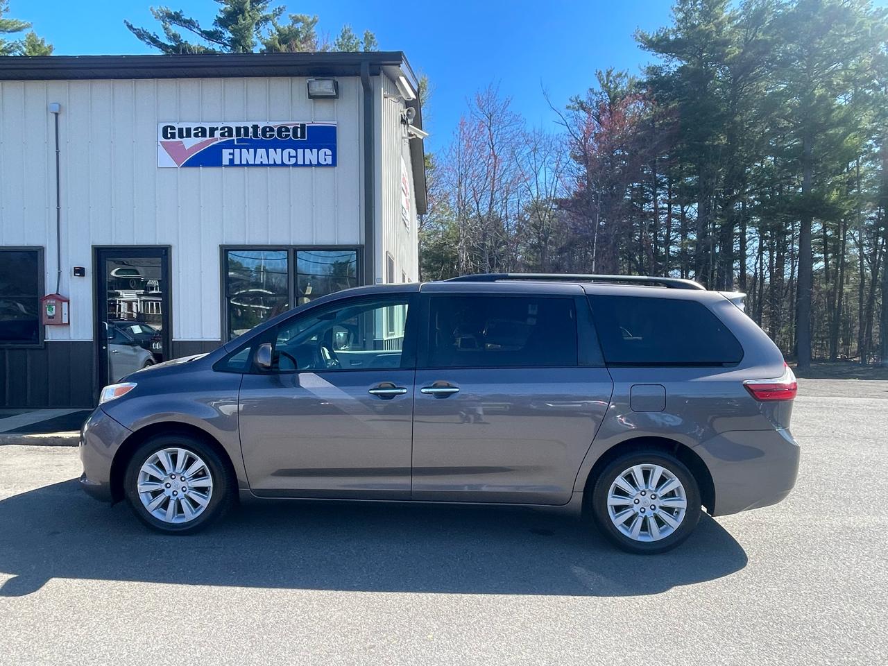 Toyota Sienna 5dr 7-Pass Van Ltd AWD (Natl) 2015