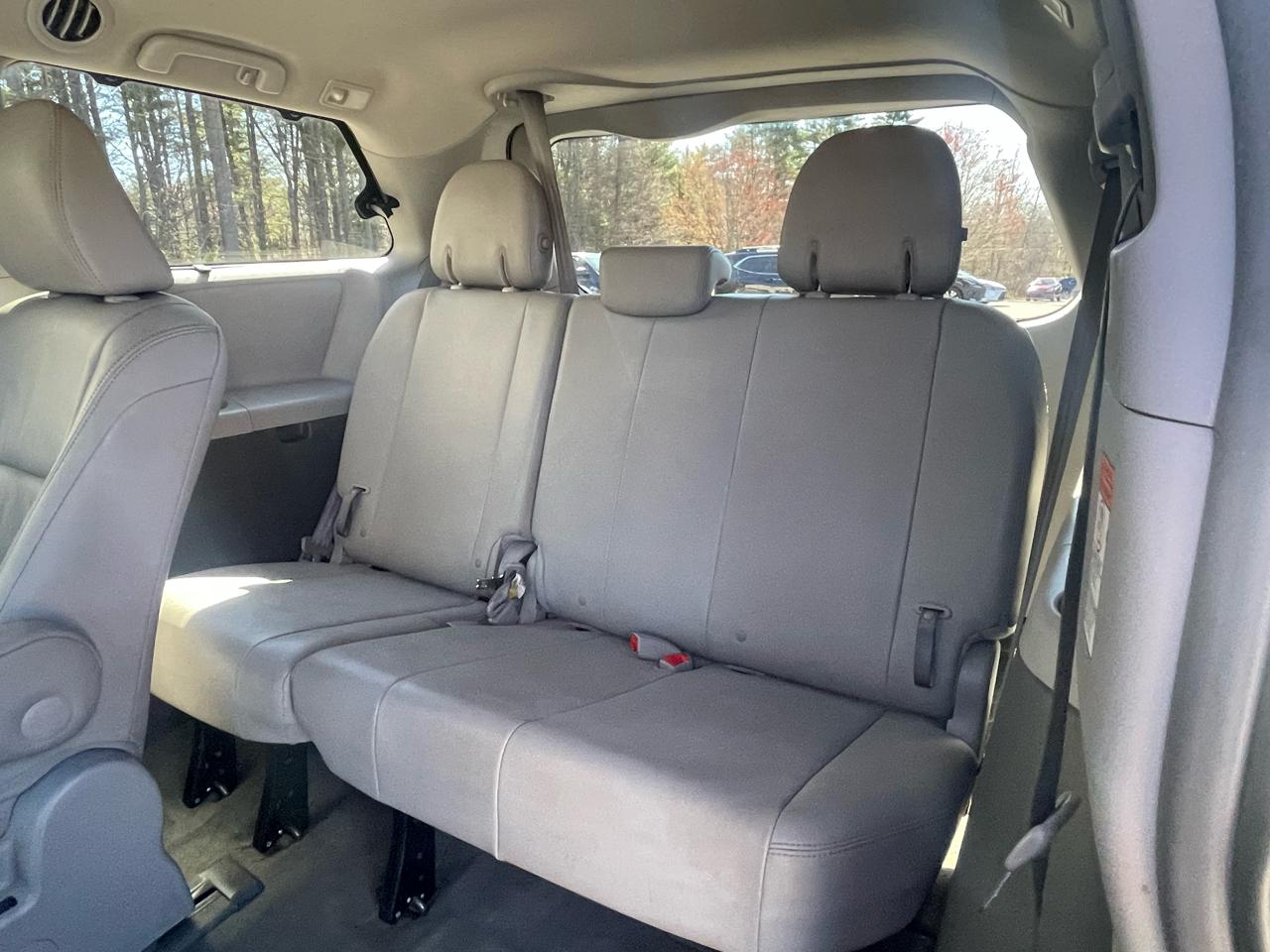 Toyota Sienna 5dr 7-Pass Van Ltd AWD (Natl) 2015