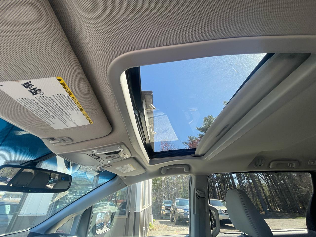 Toyota Sienna 5dr 7-Pass Van Ltd AWD (Natl) 2015