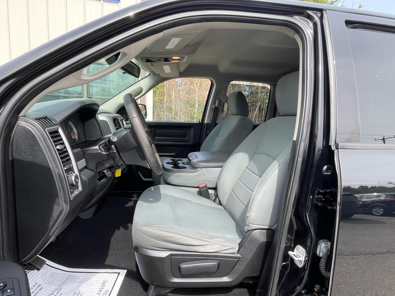 RAM 1500 4WD Quad Cab 140.5" Express 2014