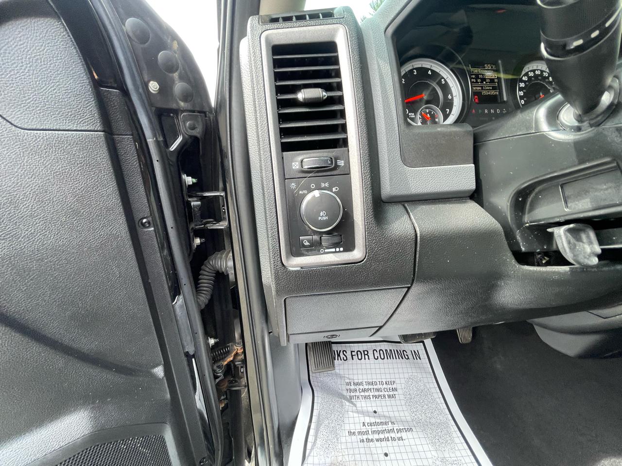 RAM 1500 4WD Quad Cab 140.5" Express 2014