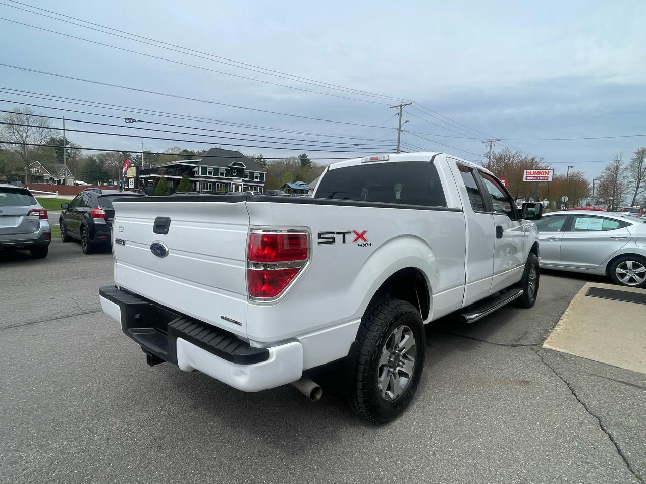 Ford F-150 4WD SuperCab 145" XL 2013