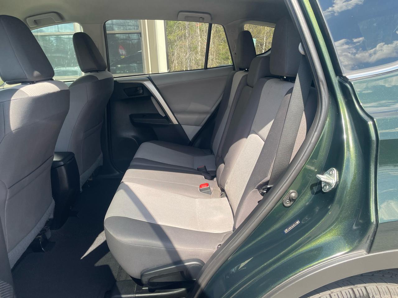 Toyota RAV4 AWD 4dr LE (Natl) 2013