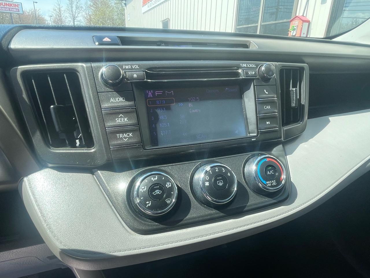 Toyota RAV4 AWD 4dr LE (Natl) 2013