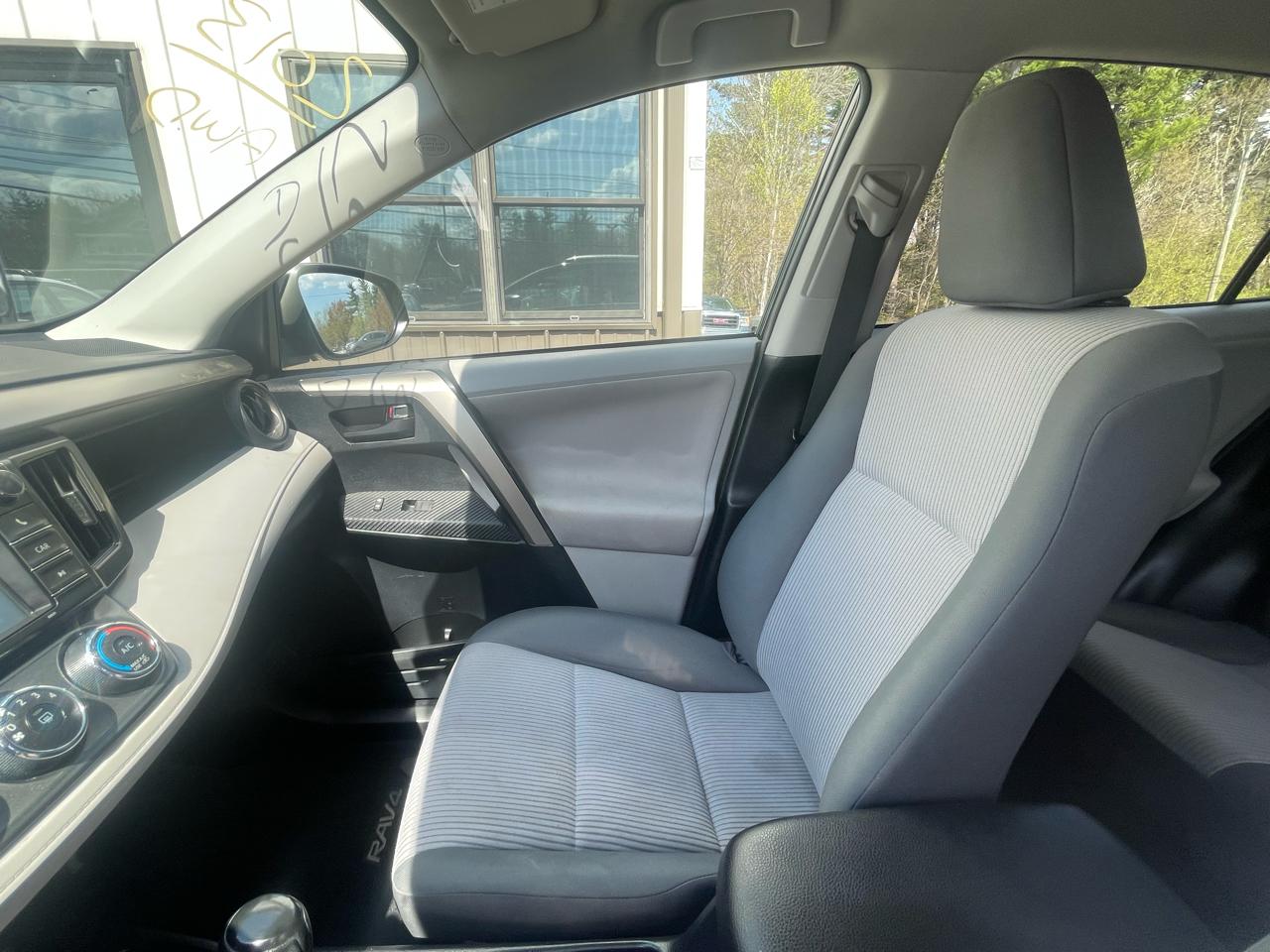 Toyota RAV4 AWD 4dr LE (Natl) 2013