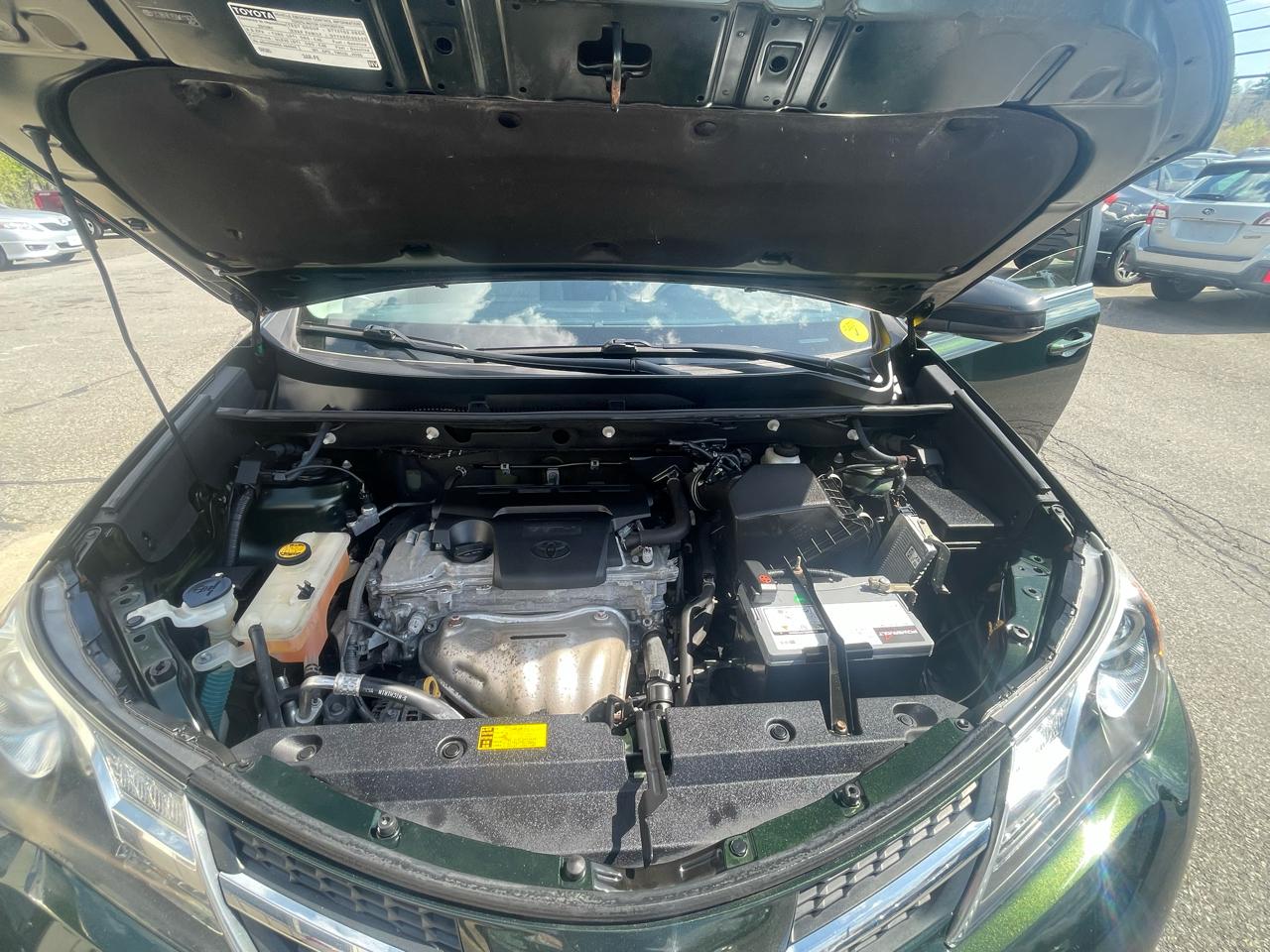 Toyota RAV4 AWD 4dr LE (Natl) 2013