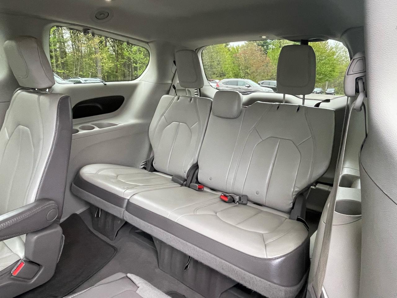 Chrysler Pacifica Touring-L FWD 2017