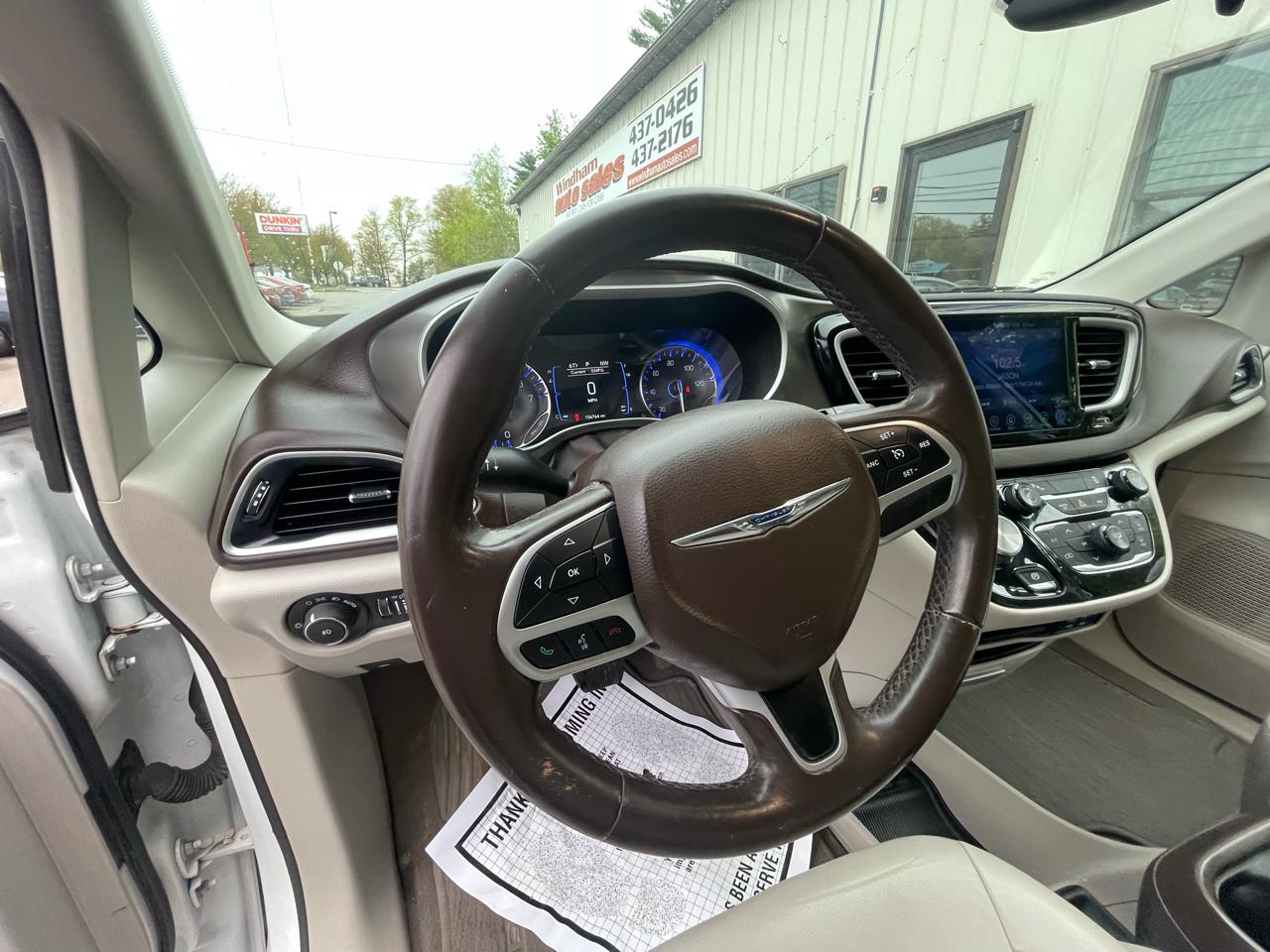 Chrysler Pacifica Touring-L FWD 2017