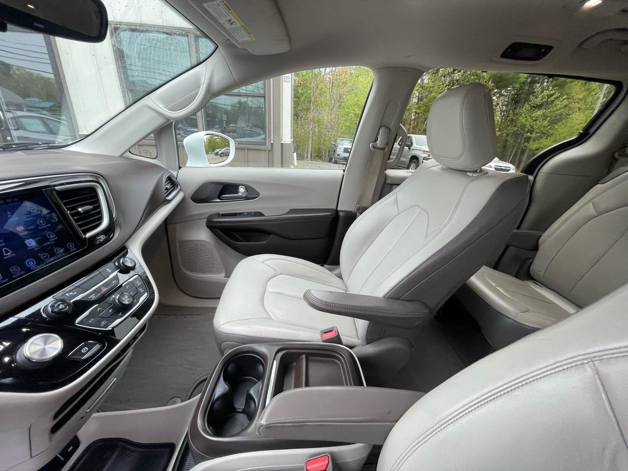 Chrysler Pacifica Touring-L FWD 2017