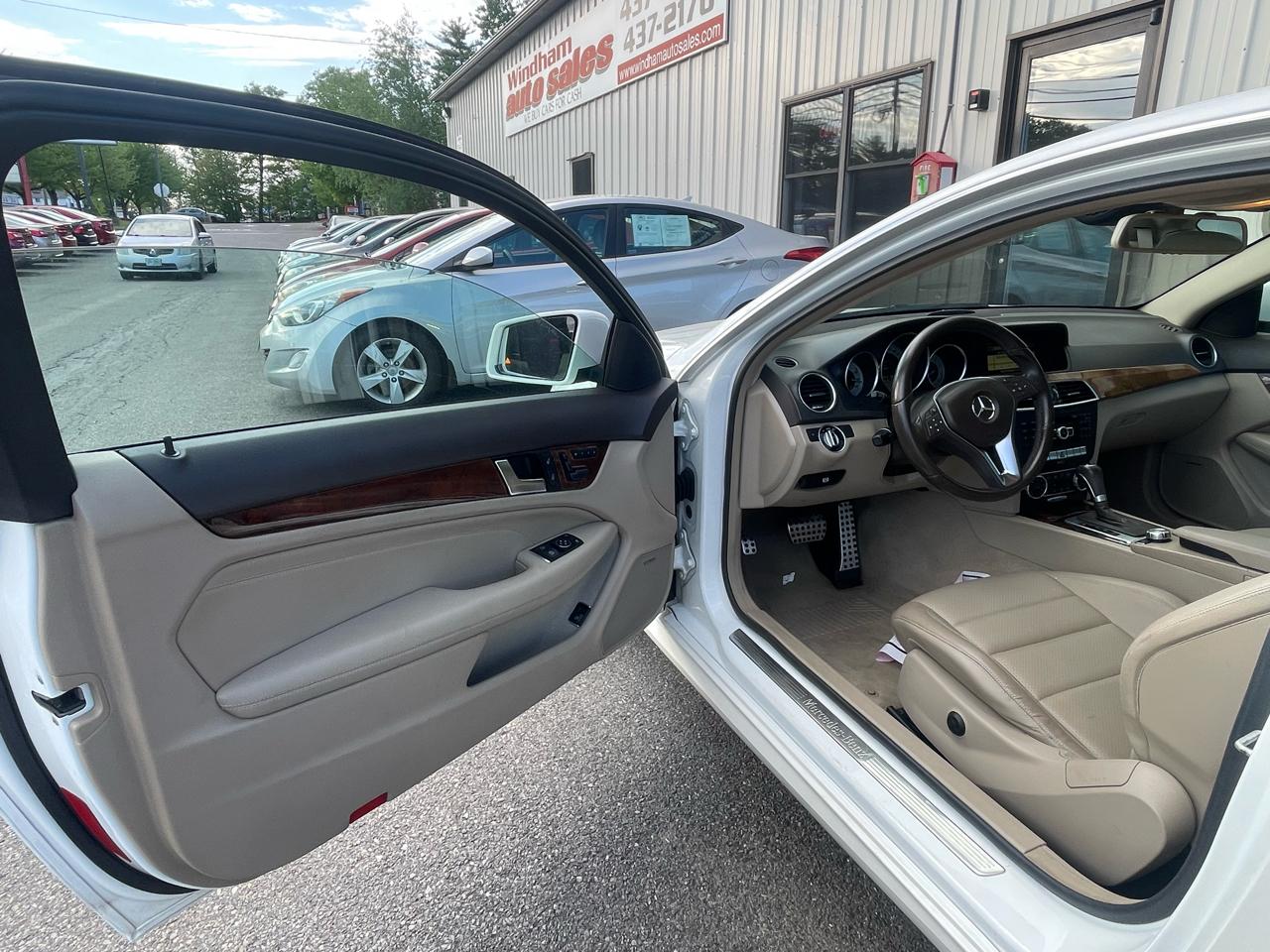 Mercedes-Benz C-Class 2dr Cpe C 350 4MATIC 2012