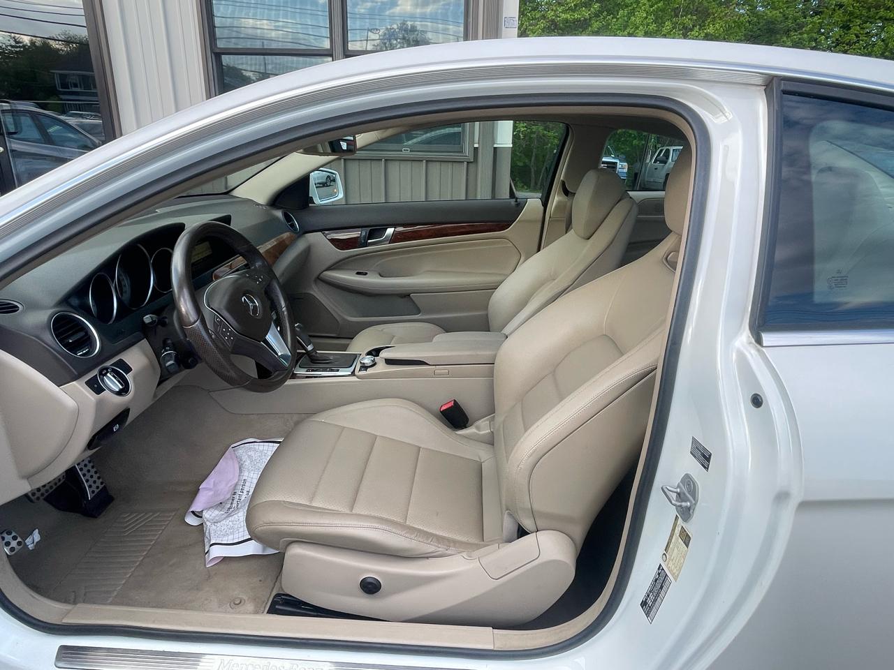 Mercedes-Benz C-Class 2dr Cpe C 350 4MATIC 2012