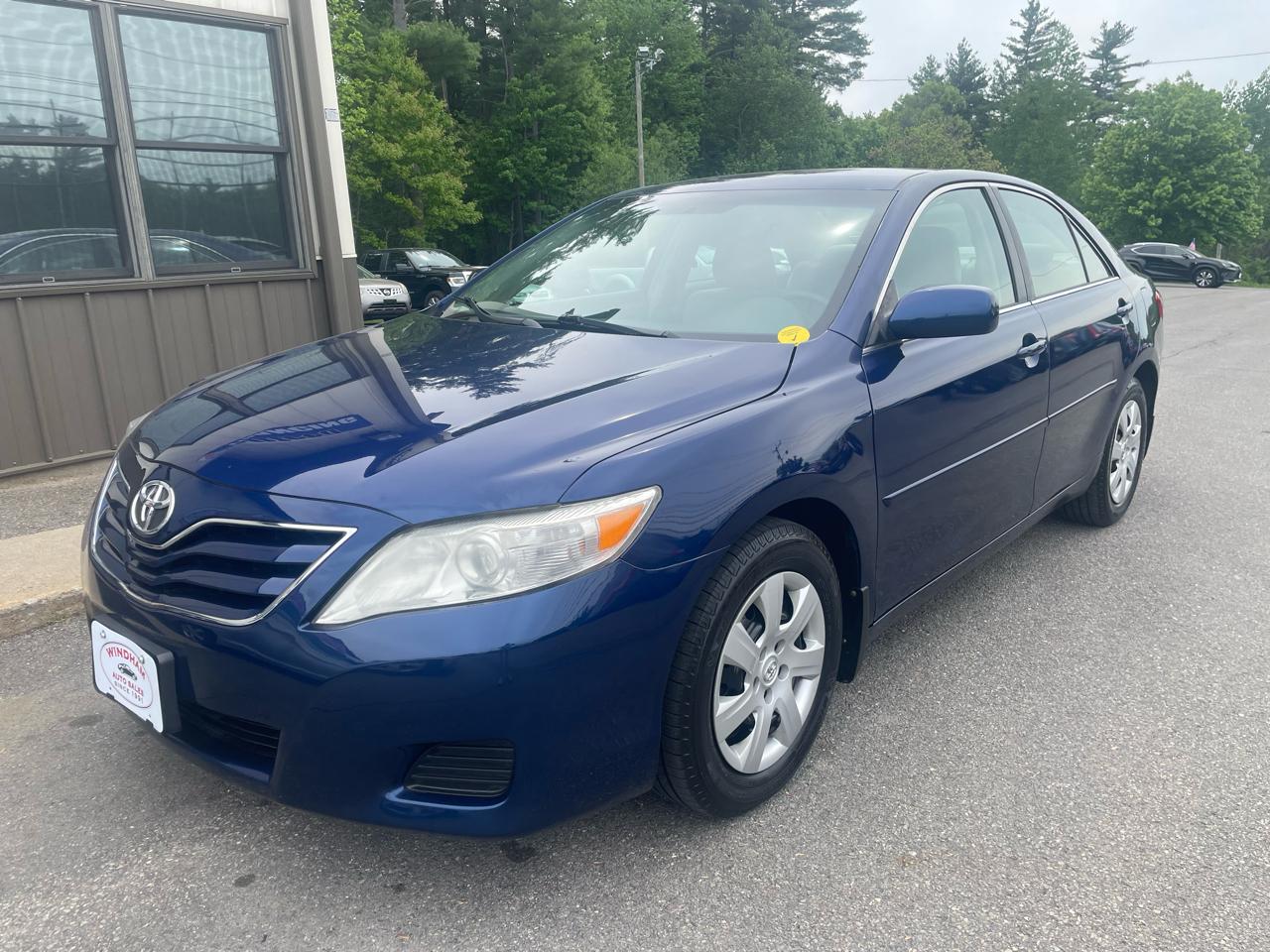 2011 Toyota Camry Base 6-Spd MT