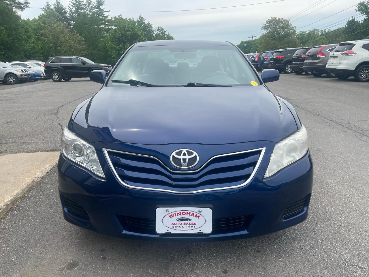 Toyota Camry Base 6-Spd MT 2011