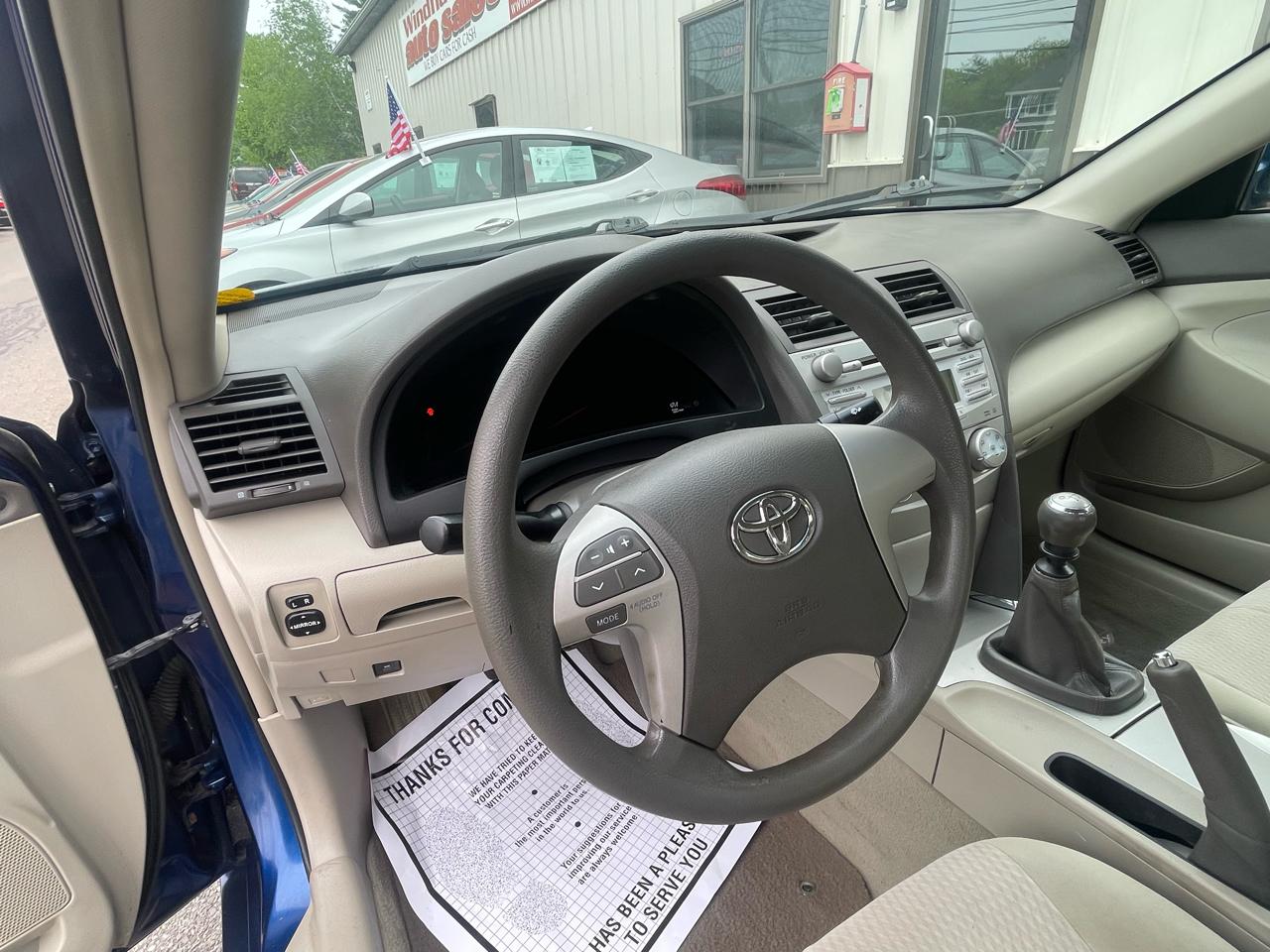 Toyota Camry Base 6-Spd MT 2011