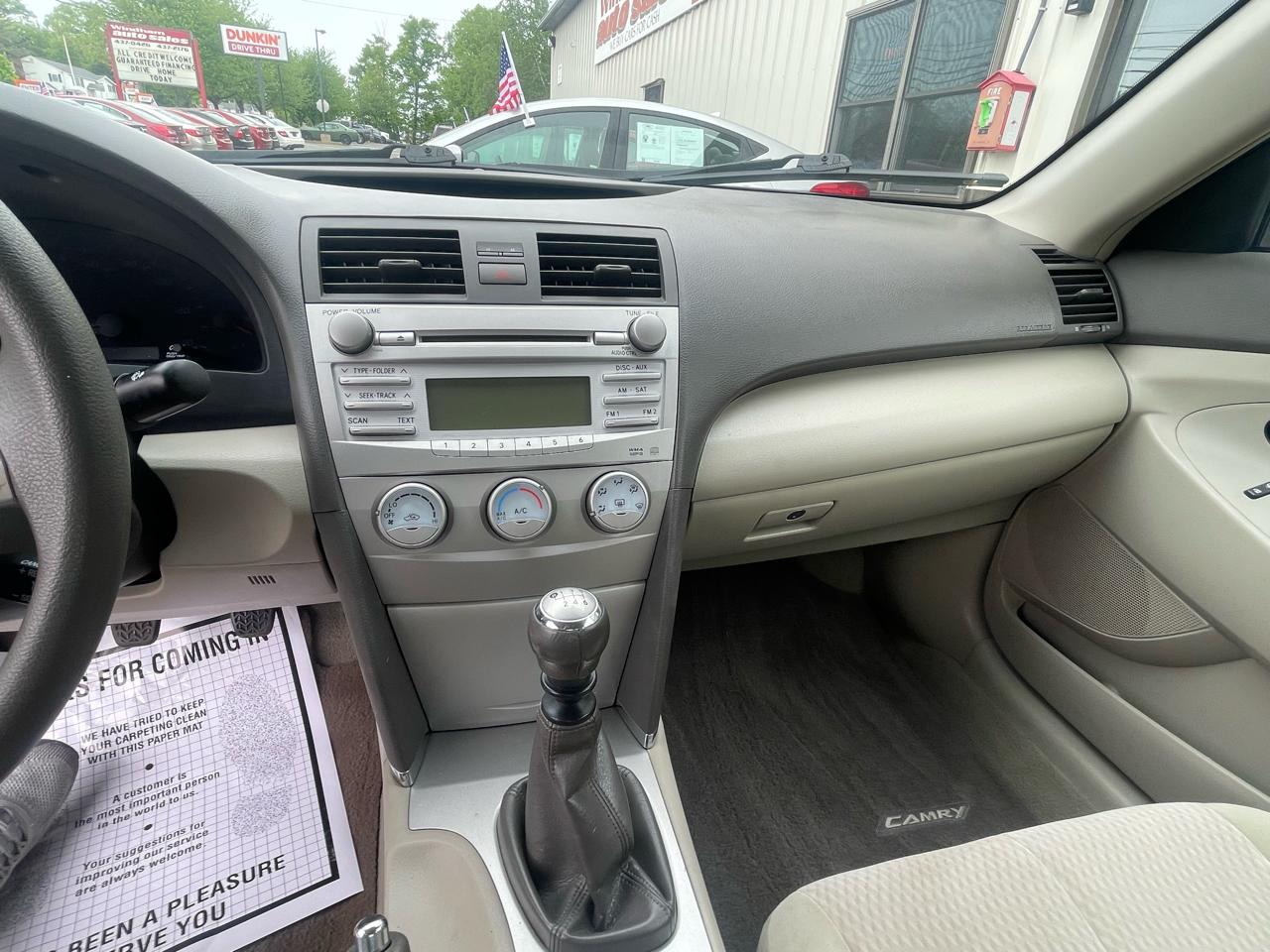 Toyota Camry Base 6-Spd MT 2011