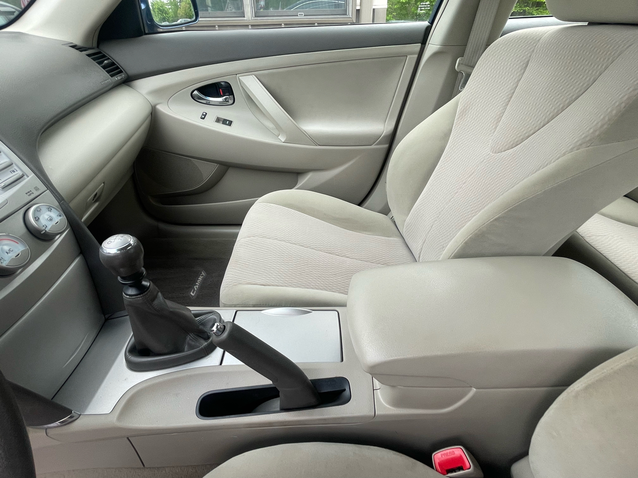 Toyota Camry Base 6-Spd MT 2011