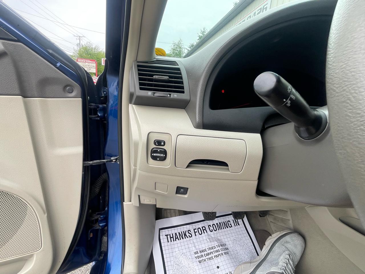 Toyota Camry Base 6-Spd MT 2011