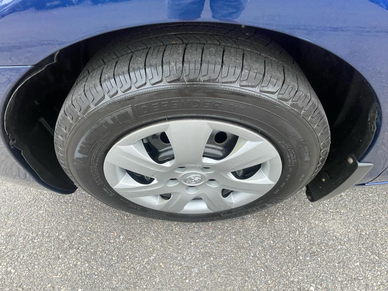 Toyota Camry Base 6-Spd MT 2011