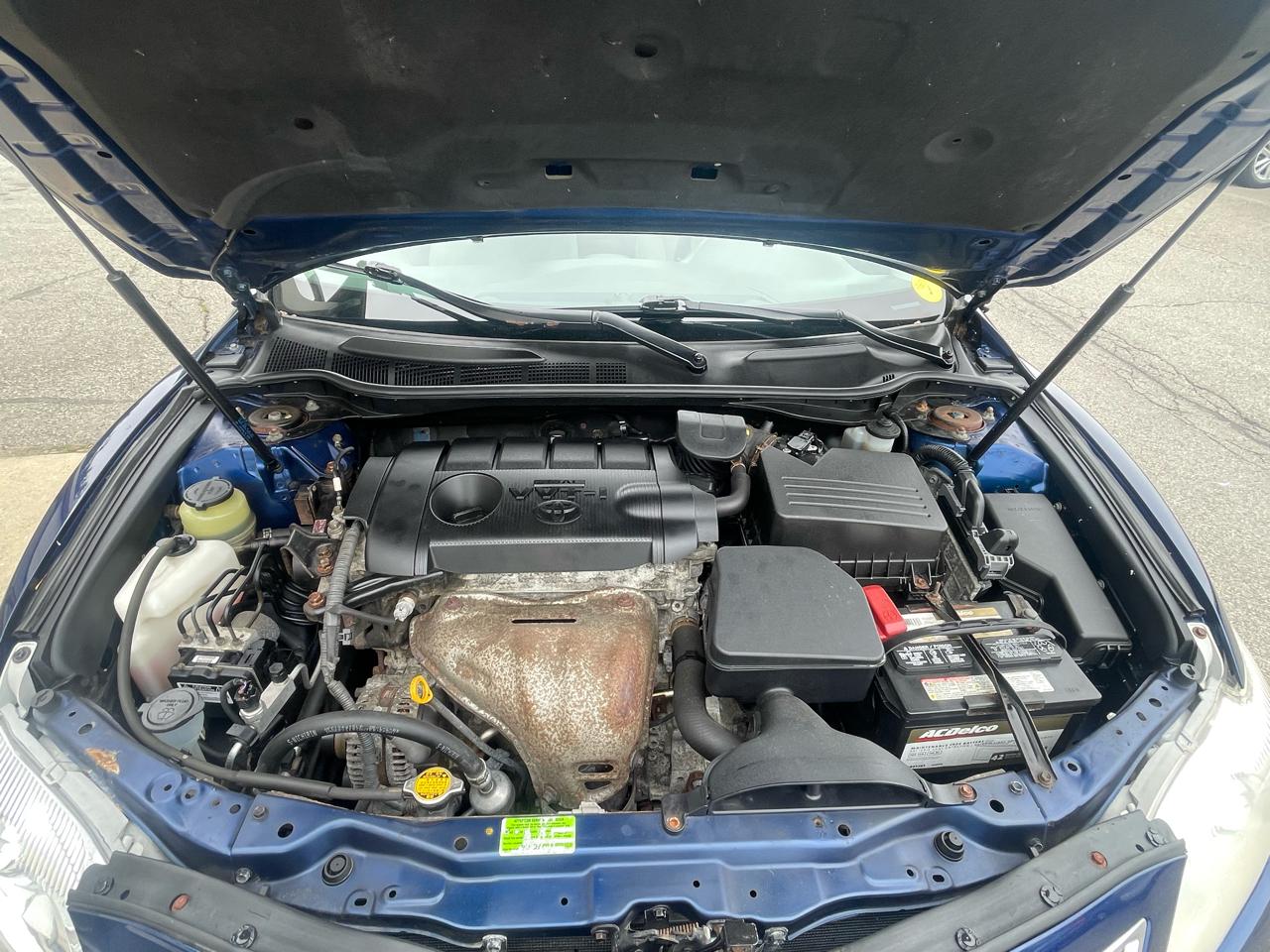 Toyota Camry Base 6-Spd MT 2011
