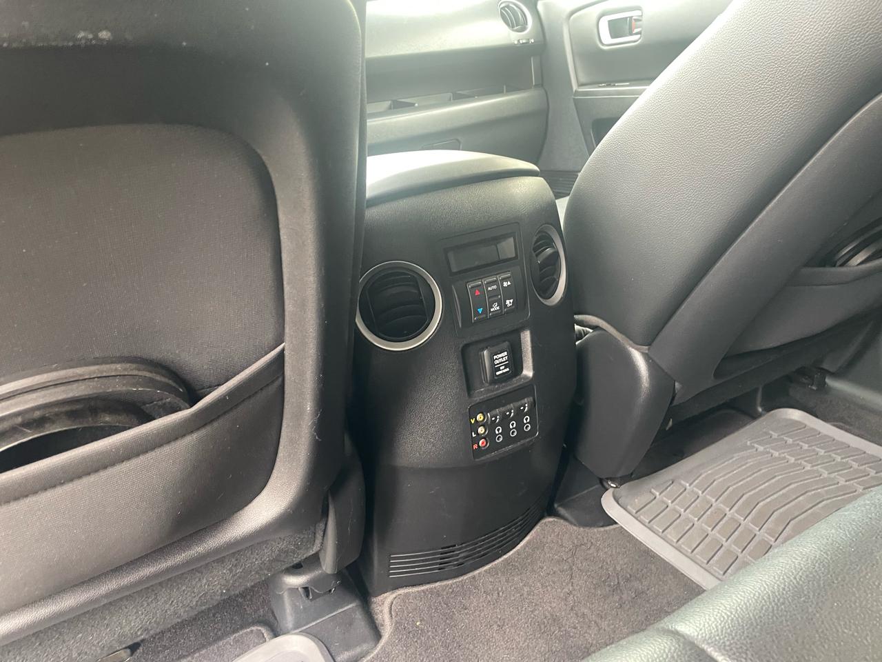 Honda Pilot 4WD 4dr Touring w/RES & Navi 2012