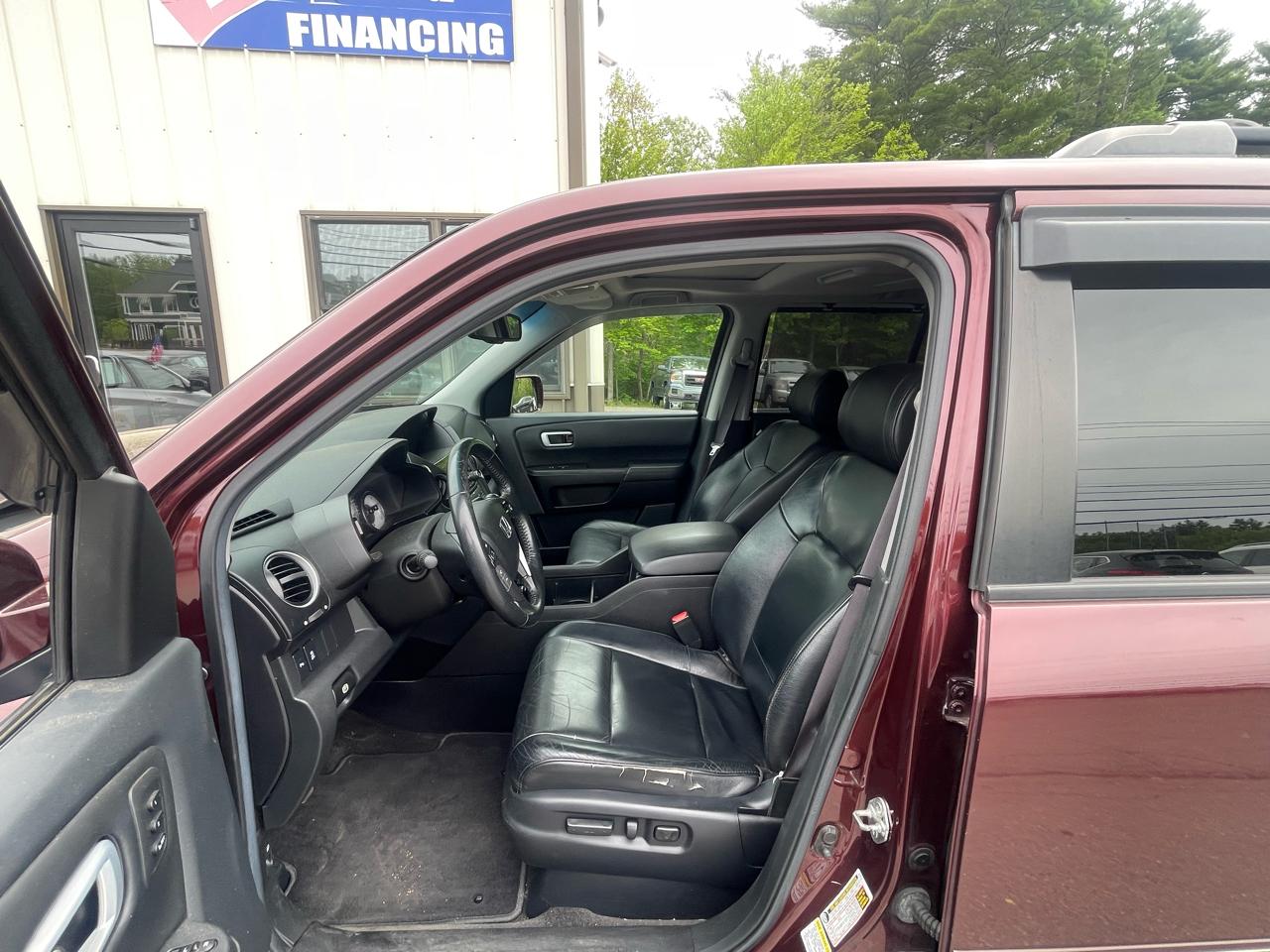 Honda Pilot 4WD 4dr Touring w/RES & Navi 2012