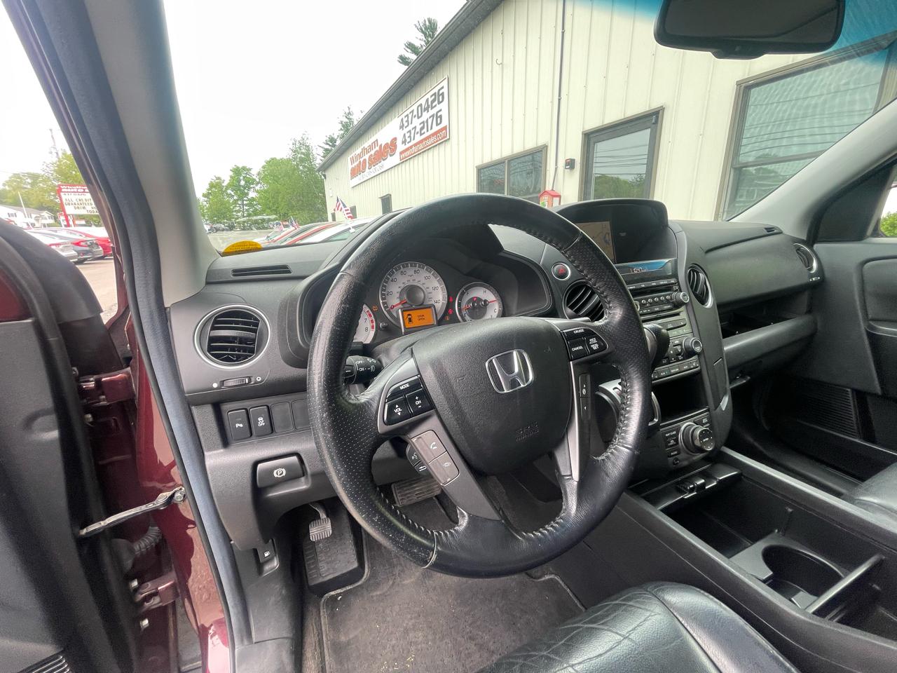Honda Pilot 4WD 4dr Touring w/RES & Navi 2012
