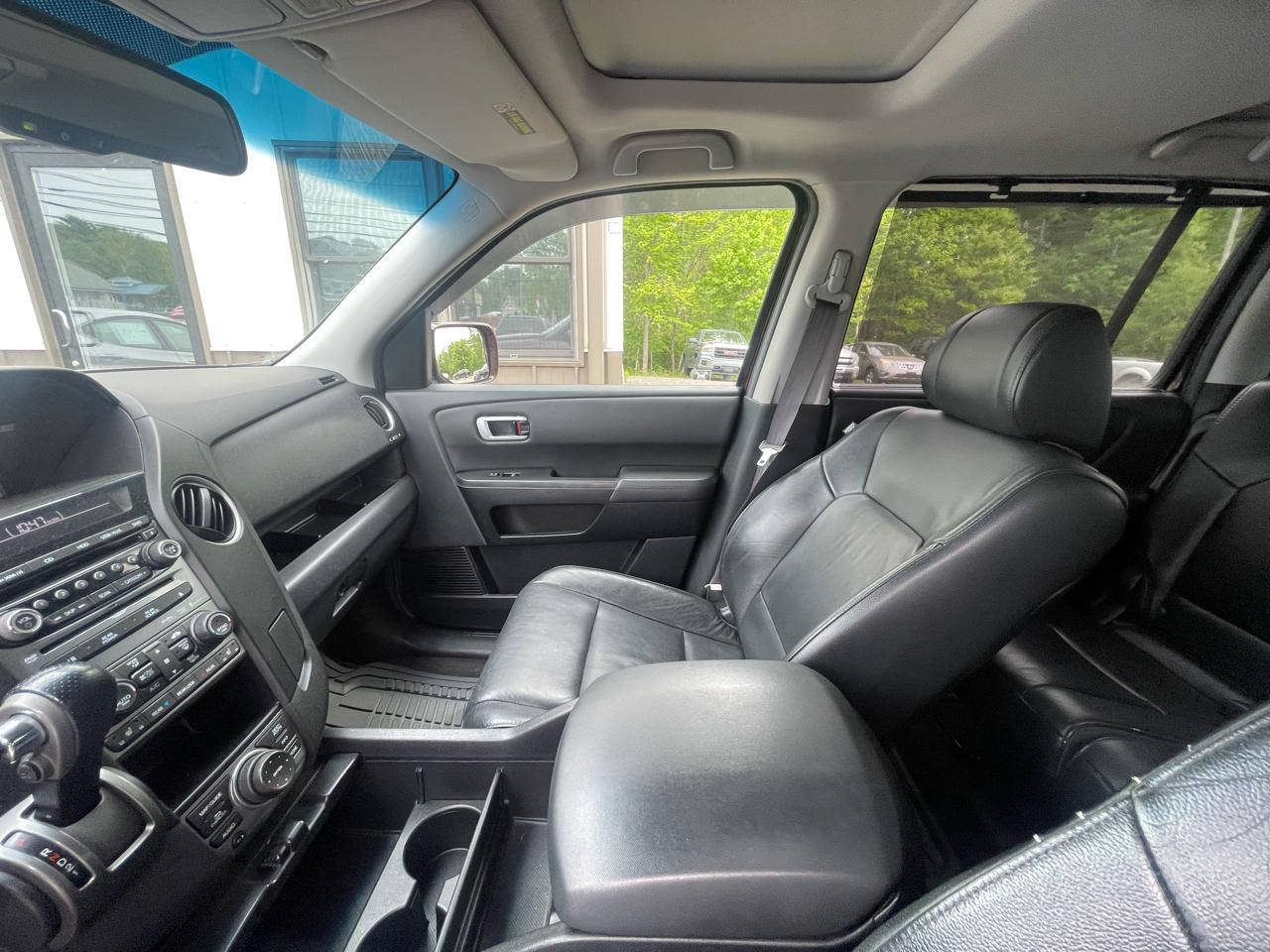 Honda Pilot 4WD 4dr Touring w/RES & Navi 2012