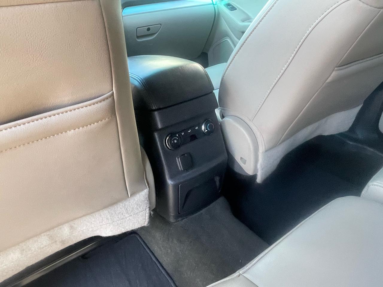 Ford Explorer 4WD 4dr XLT 2013