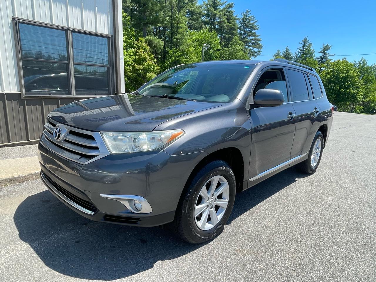 Toyota Highlander 4WD 4dr V6 Base (Natl) 2011
