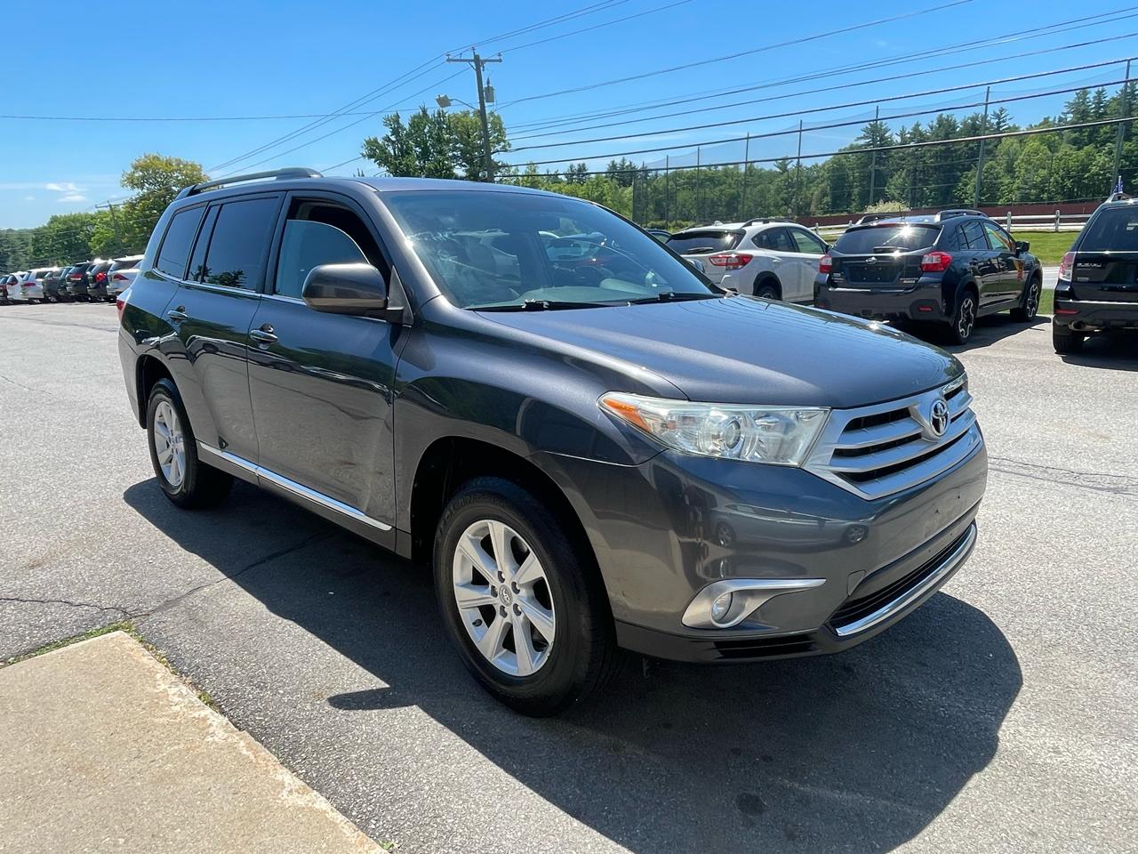 Toyota Highlander 4WD 4dr V6 Base (Natl) 2011