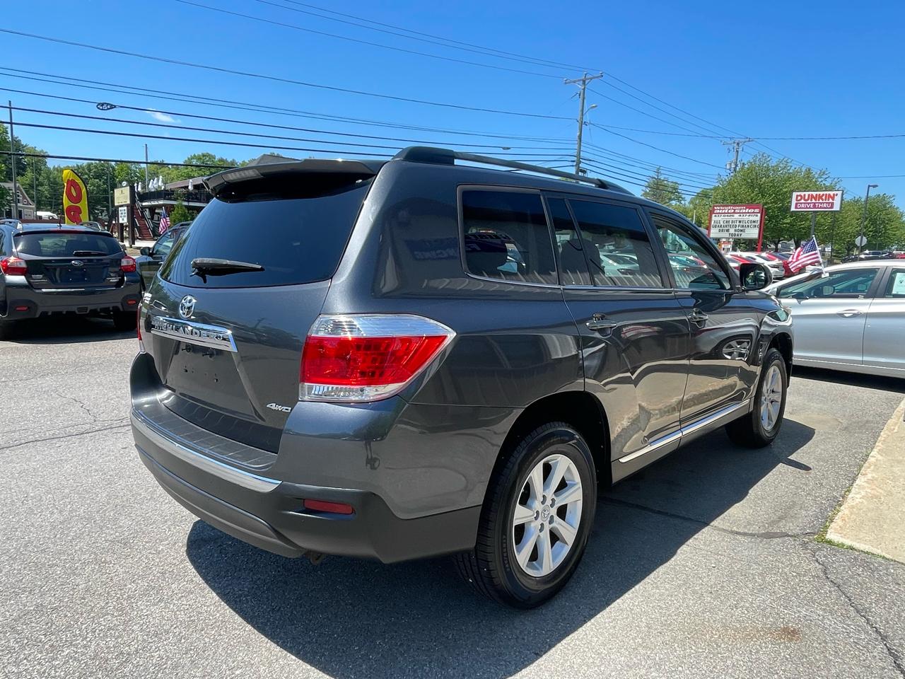 Toyota Highlander 4WD 4dr V6 Base (Natl) 2011