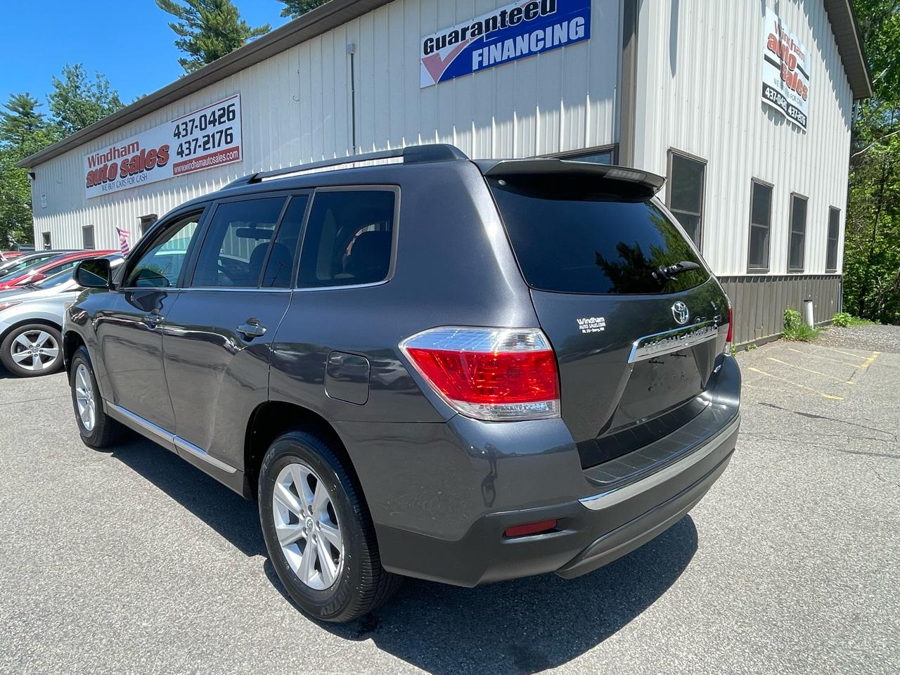 Toyota Highlander 4WD 4dr V6 Base (Natl) 2011