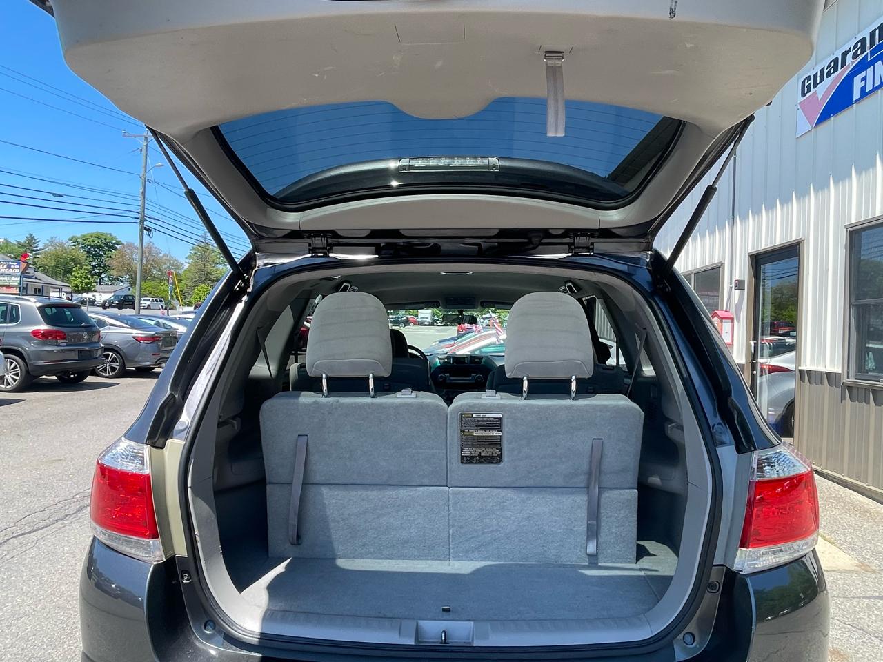 Toyota Highlander 4WD 4dr V6 Base (Natl) 2011