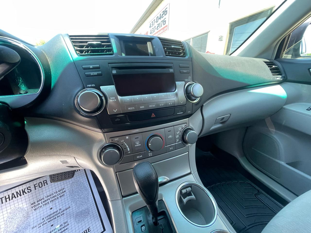 Toyota Highlander 4WD 4dr V6 Base (Natl) 2011