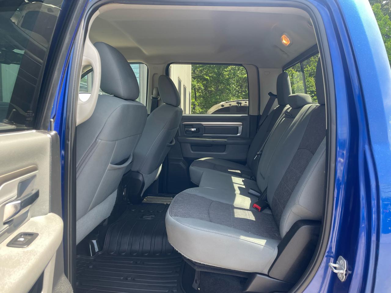 RAM 1500 4WD Crew Cab 140.5" Big Horn 2016