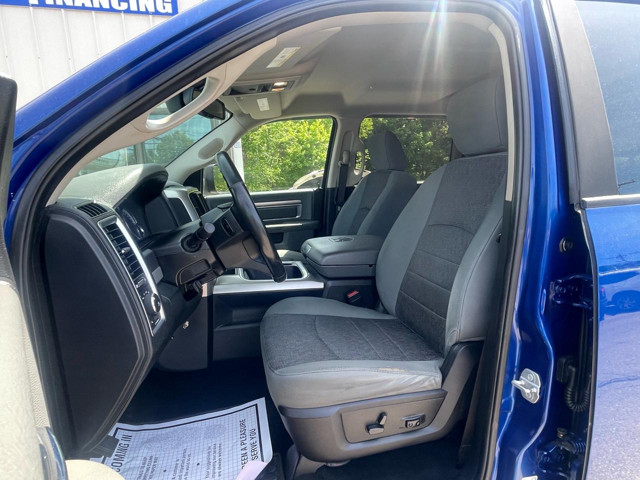 RAM 1500 4WD Crew Cab 140.5" Big Horn 2016