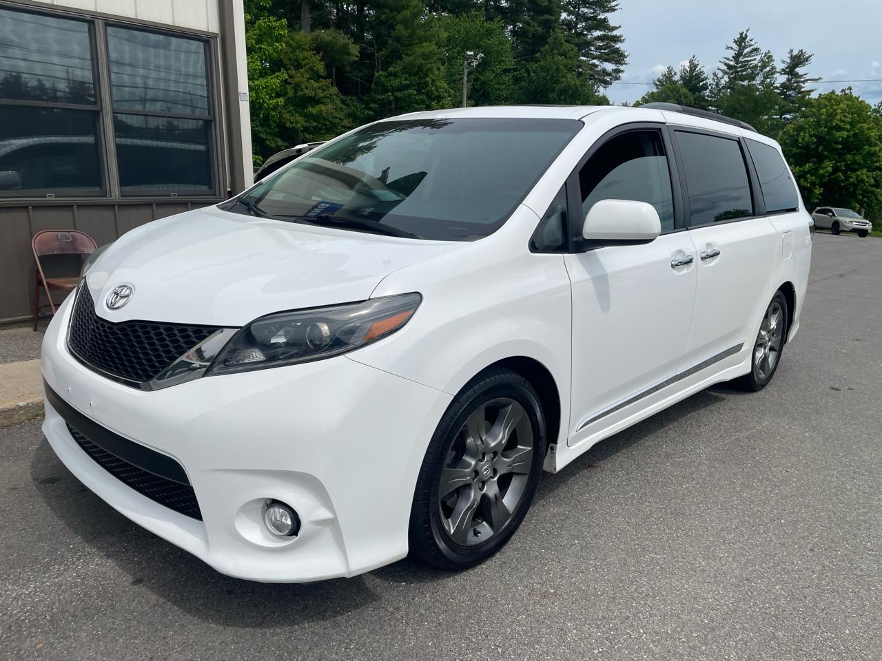 2015 Toyota Sienna 5dr 8-Pass Van SE FWD (Natl)