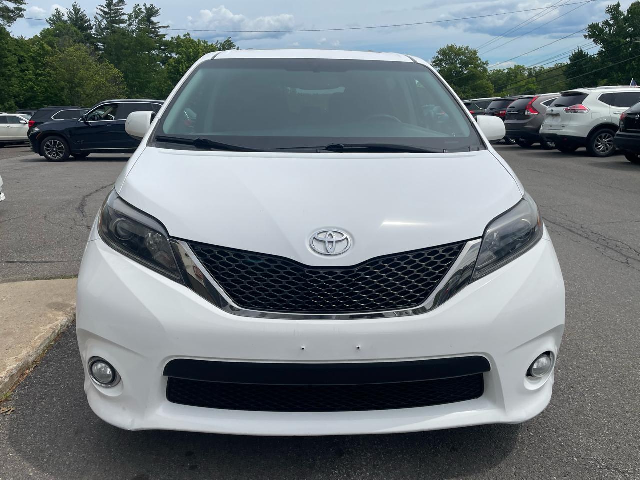 Toyota Sienna 5dr 8-Pass Van SE FWD (Natl) 2015