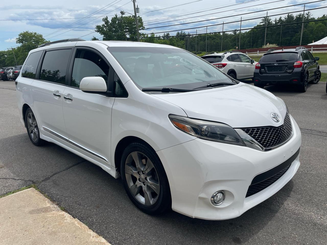 Toyota Sienna 5dr 8-Pass Van SE FWD (Natl) 2015