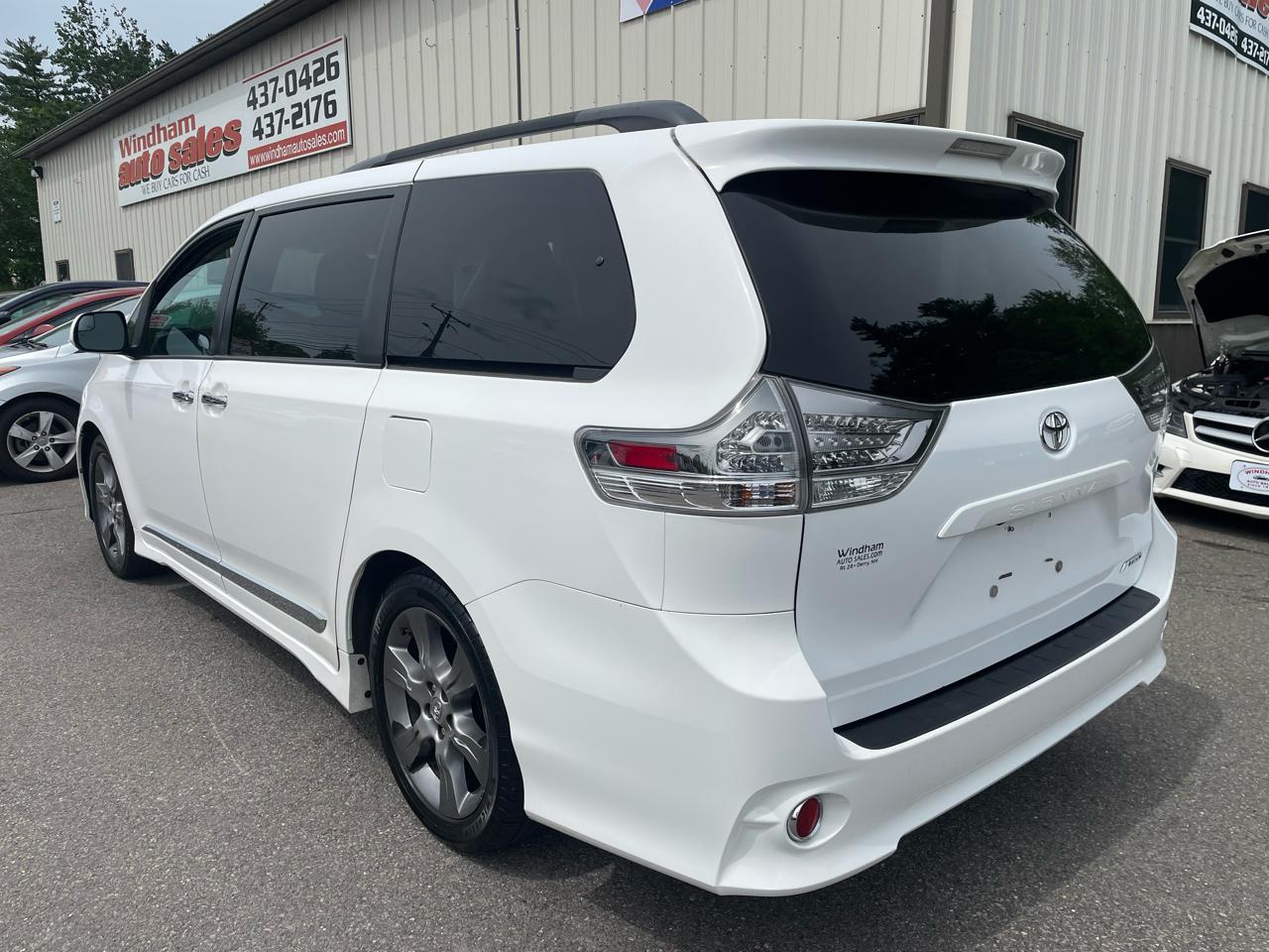 Toyota Sienna 5dr 8-Pass Van SE FWD (Natl) 2015