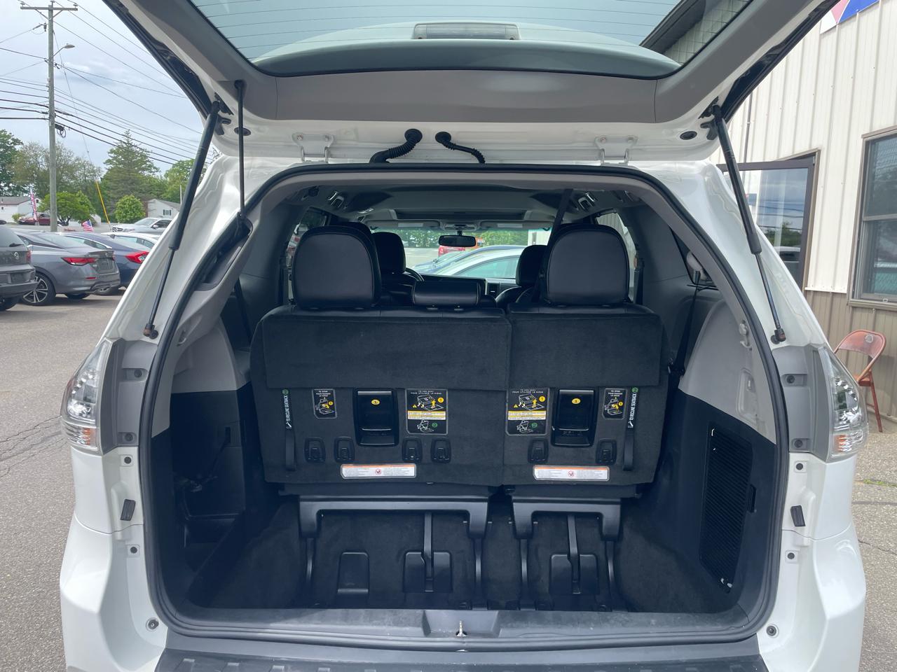 Toyota Sienna 5dr 8-Pass Van SE FWD (Natl) 2015
