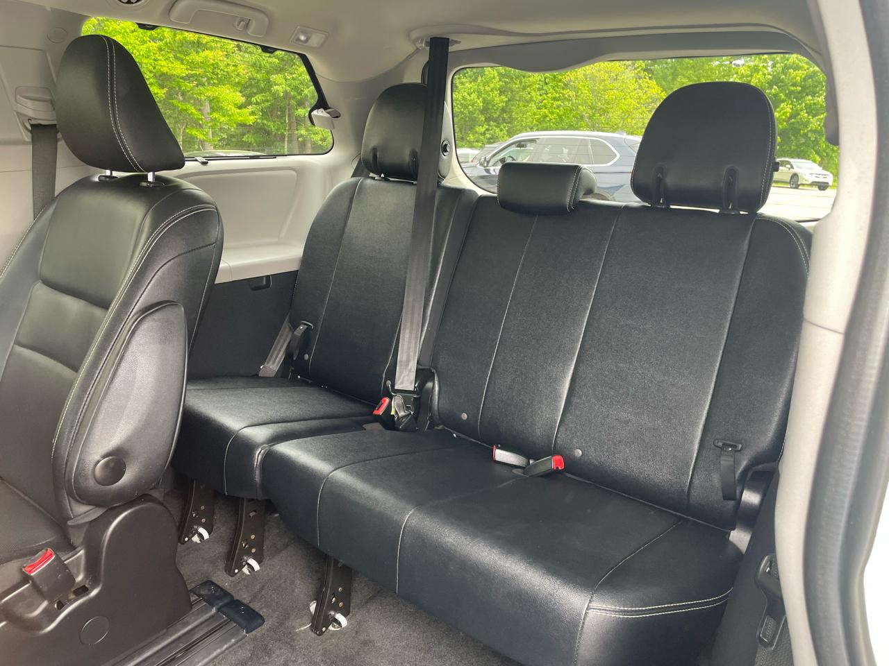 Toyota Sienna 5dr 8-Pass Van SE FWD (Natl) 2015